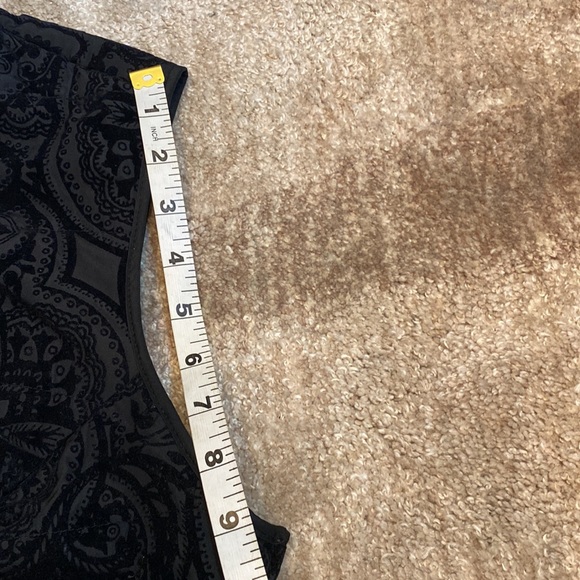 Charter Club Black with embossed velvet design full zip Vest Sz Medium - Picture 3 of 10